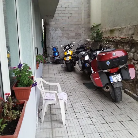 Guest house Sanja 3*